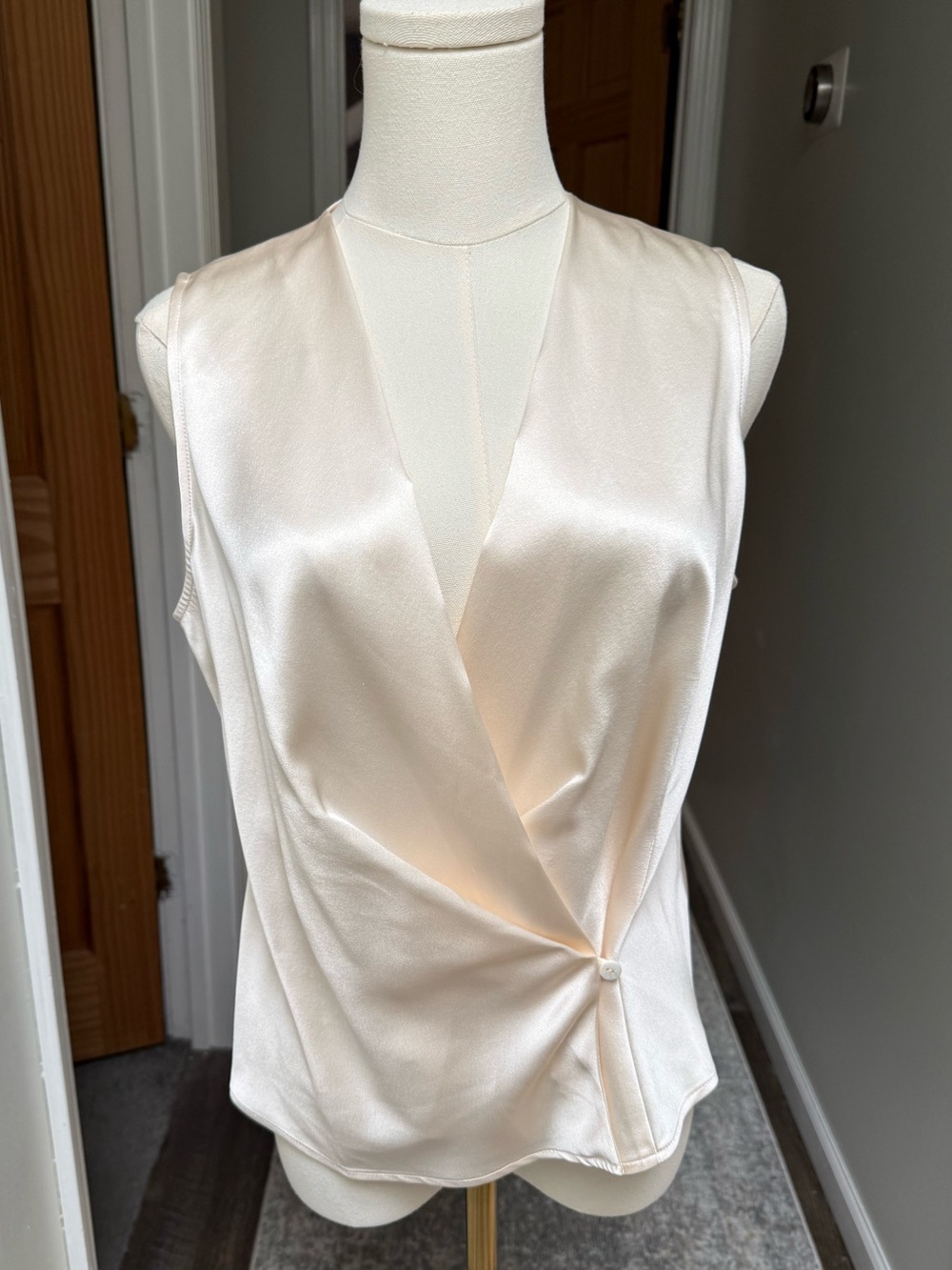 Lafayette 148 New York silk wrap blouse in Ivory/cream size 4